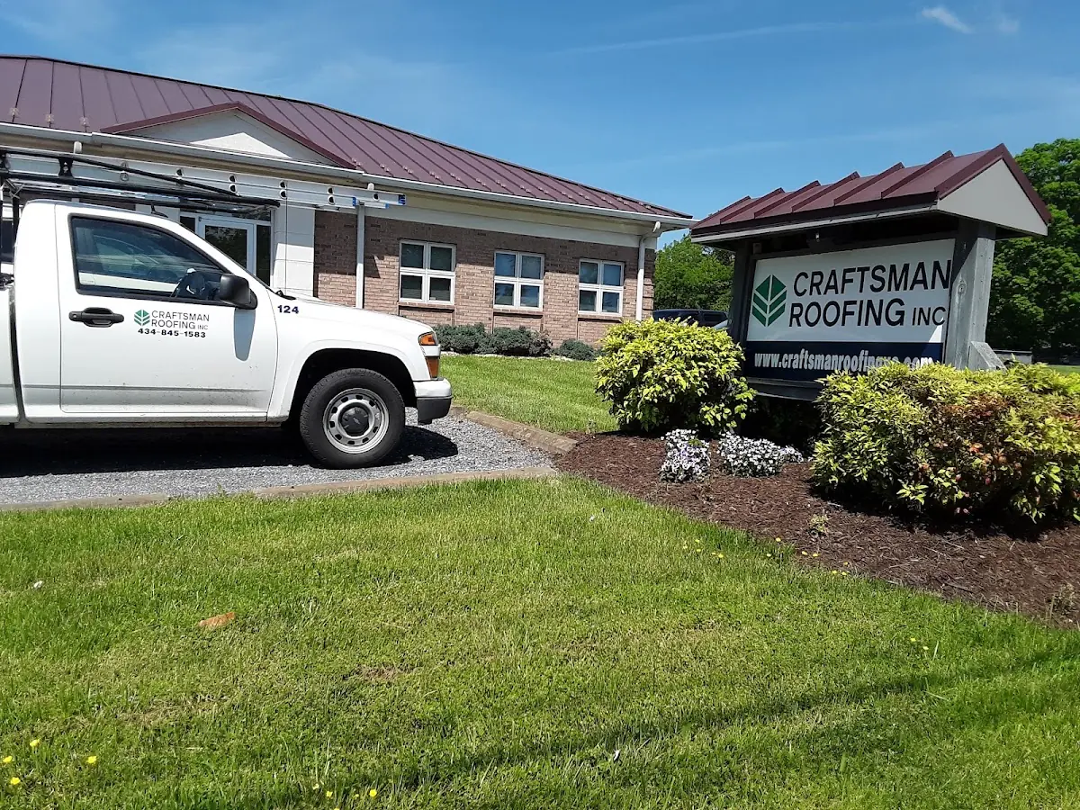 Quality Gutter & Downspout Repair by experienced craftsmen in Lacy-Lakeview